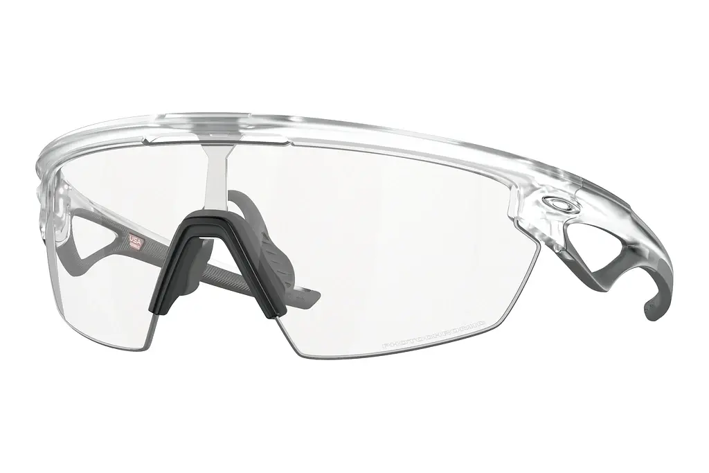 Oakley   OO9403 940307 Clear to Black Iridium PhotochromicMatte Clear